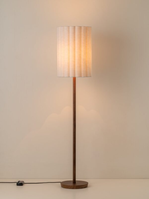 Folia - walnut wood and scalloped natural linen floor lamp - Image 2